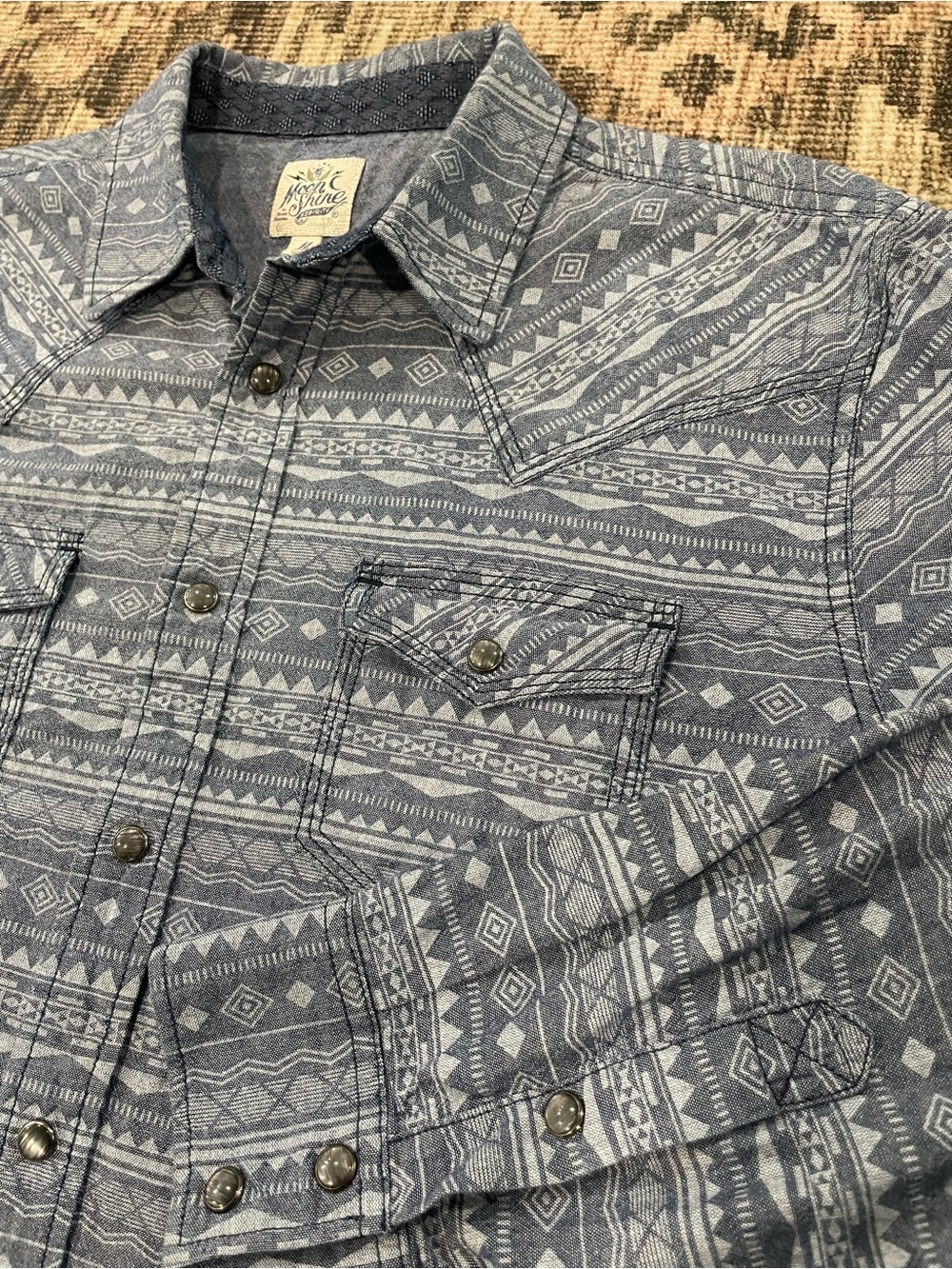 Men's Medium MoonShine Spirit Lightweight Aztec Snap-Front Shirt